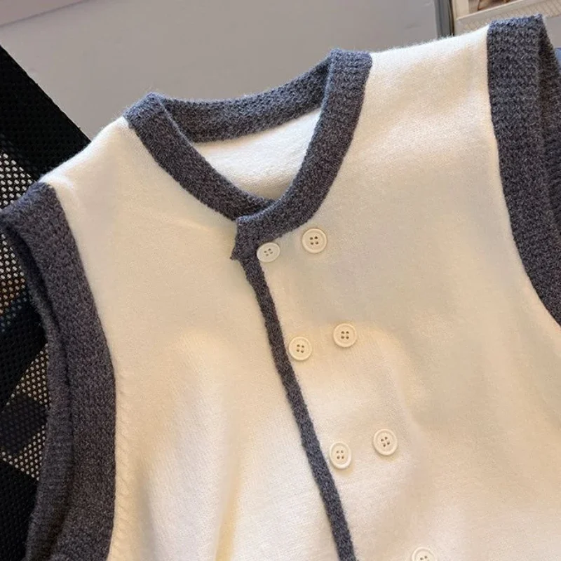 Женский трикотажный жилет на пуговицах черный или розовый Трикотажный с круглым