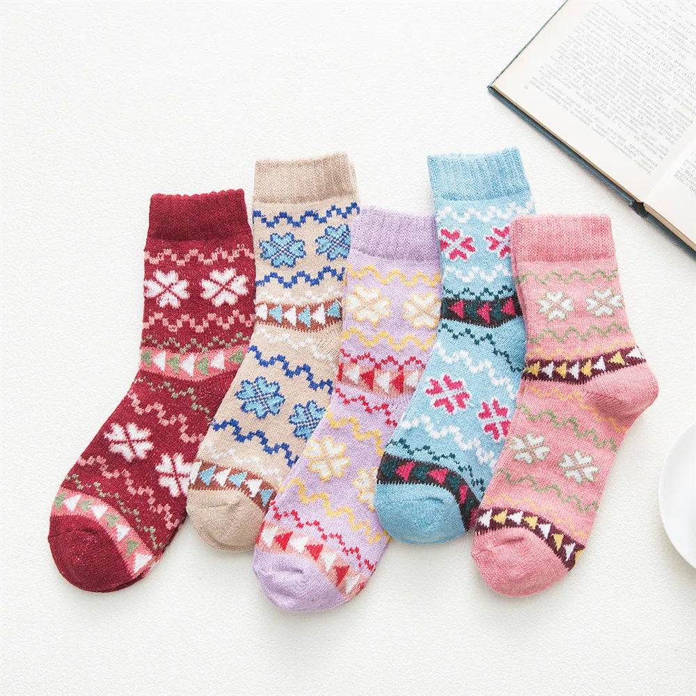 

5 Pair Women'S Autumn And Winter New Thickened Warm Ladies Rabbit Wool Socks Retro Socks