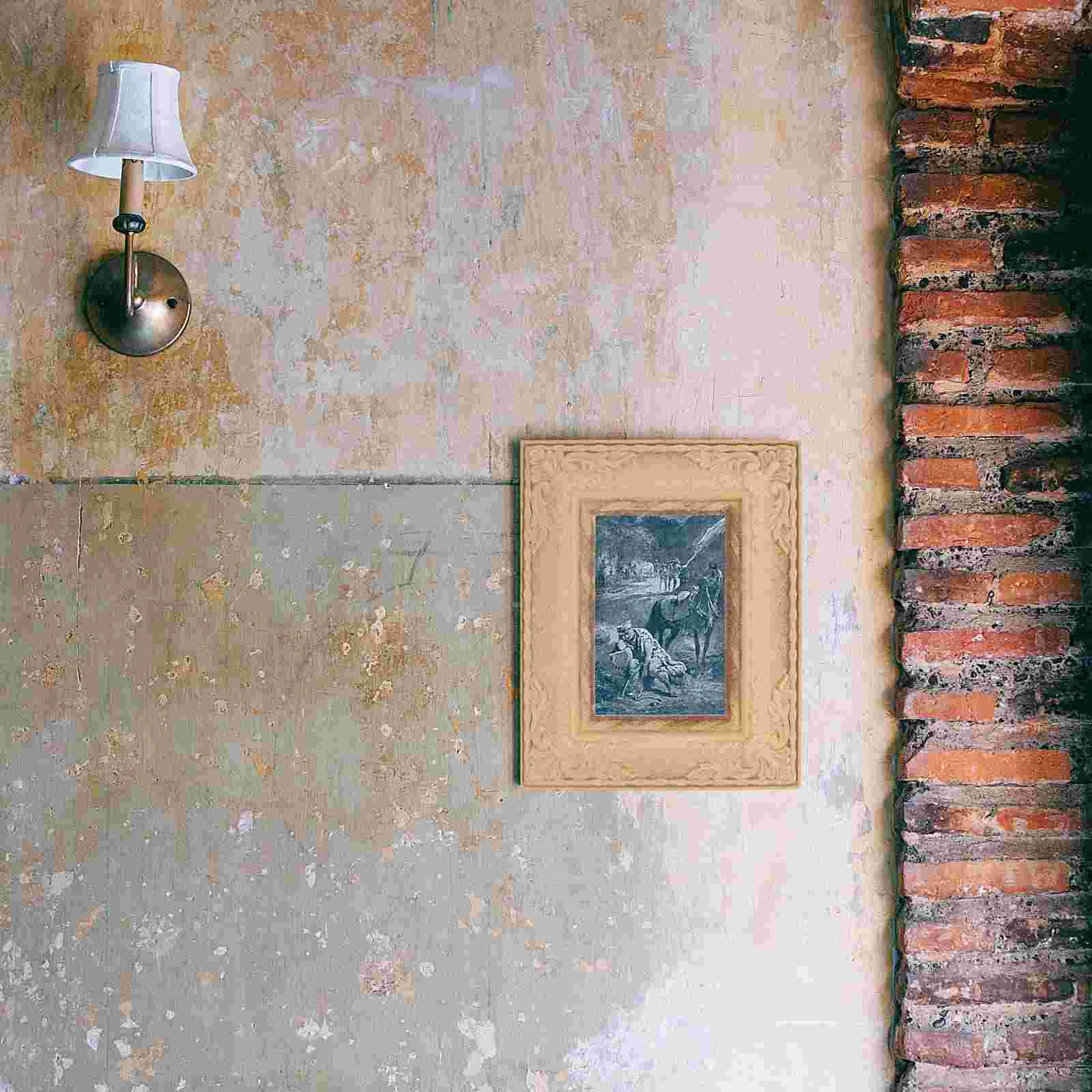 

Desktop Picture Frame European Style Design Photo Frame Tabletop Wood Photo Holder