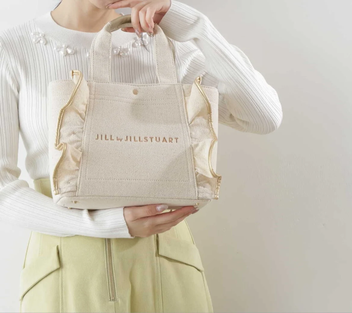 Рисунок 5 - Милый японский женский тоут с оборками