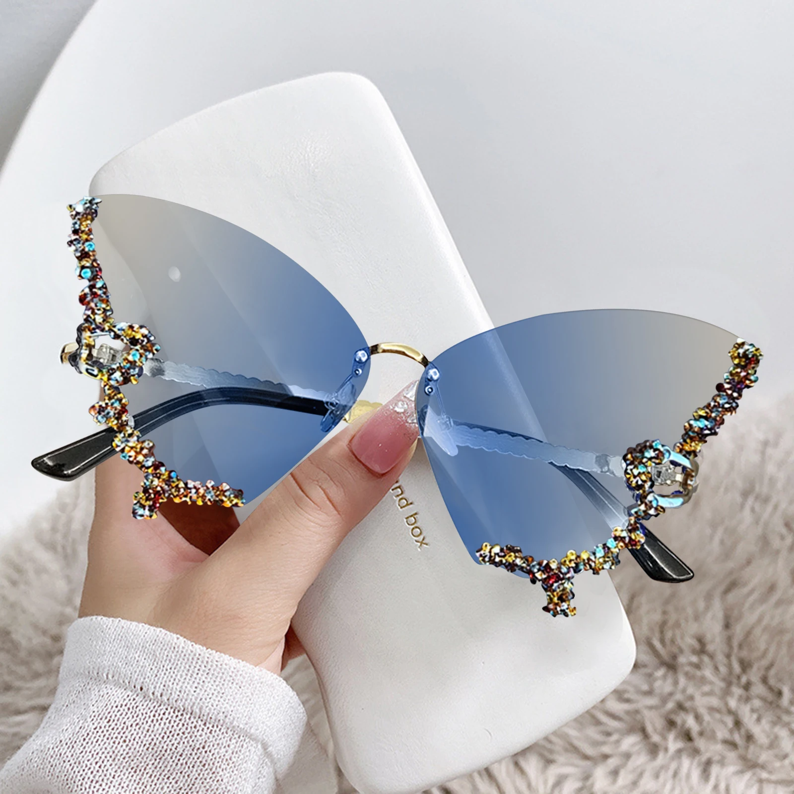 Luxury Designer Frameless Crystal Butterfly Sunglasses Vintage Brand Shades for Women Rimless Sun Glasses Bling Diamond Eyewear 4