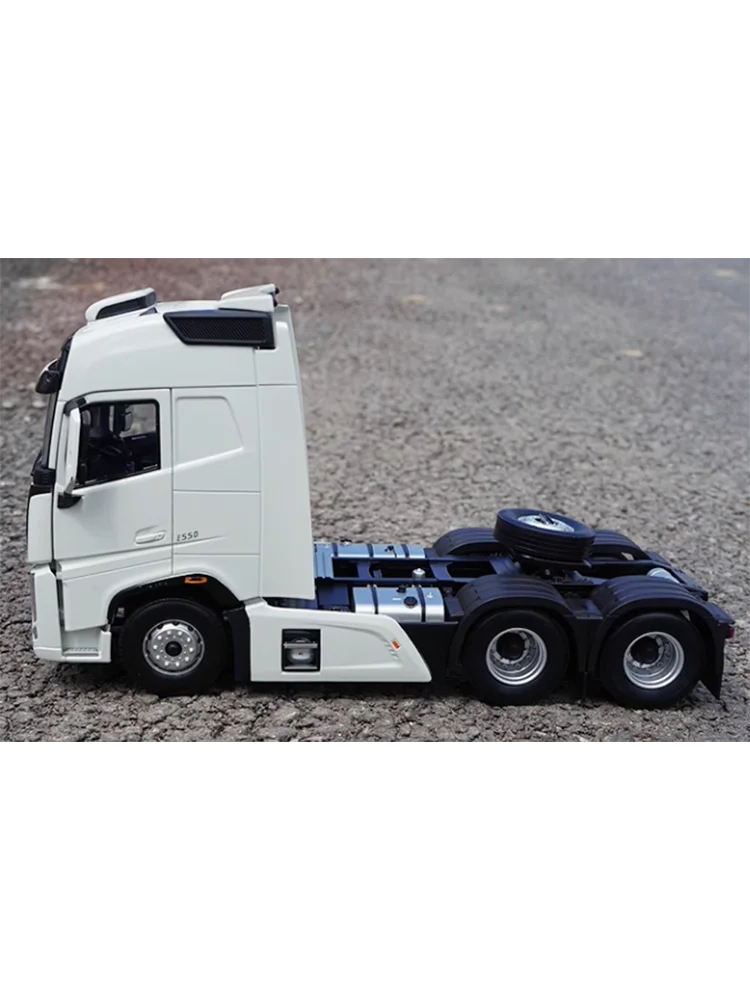 Литой тяжелый грузовик DaYun V9 в масштабе 1:24