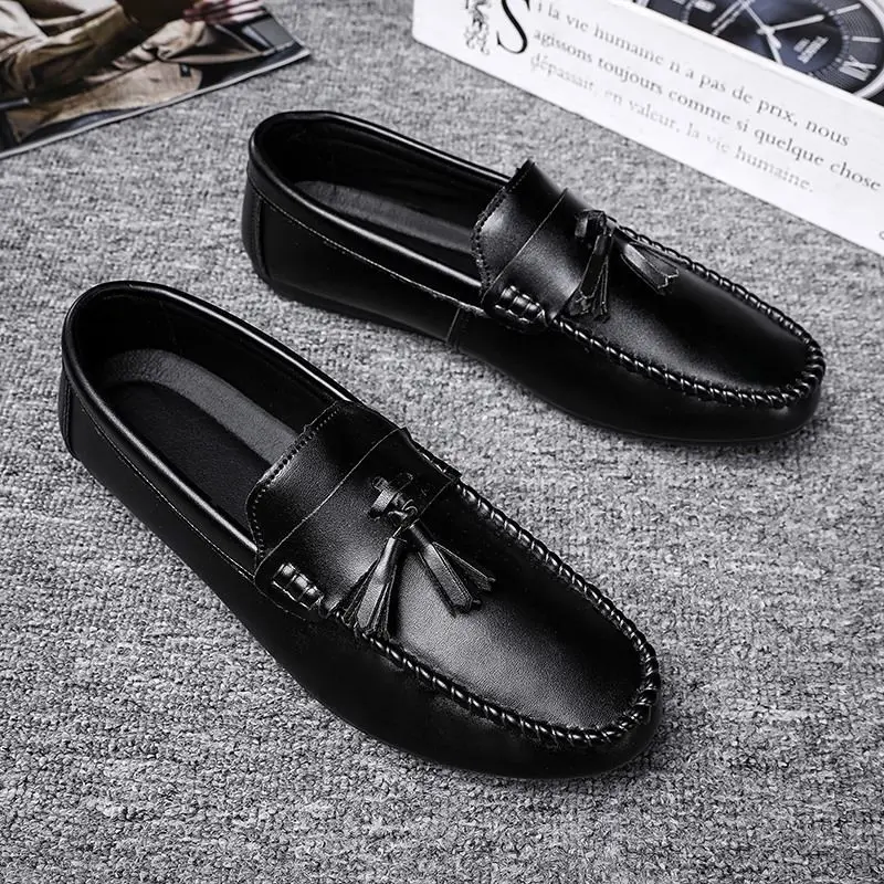 

Round Toe Fashion Lightweight Men's Loafers Shoes All-match Casual Solid Black Slip on Men Casual Shoes