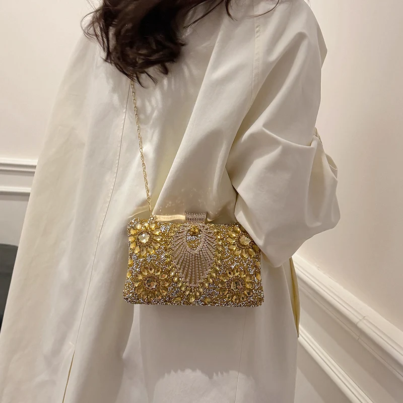 Женская вечерняя сумка