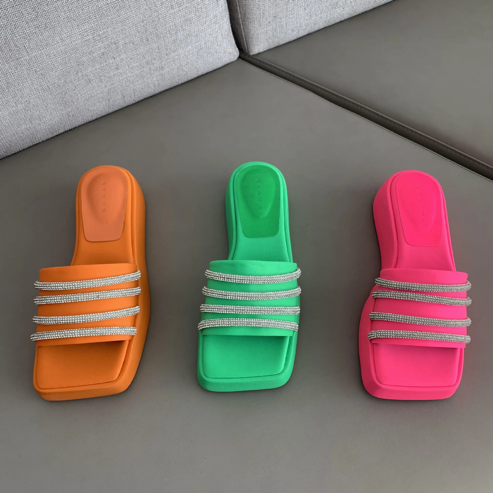 

Shoes Woman 2022 House Slippers Platform Low Pantofle Square Toe Heeled Mules Rubber Flip Flops New High Hawaiian Fabric Basic P