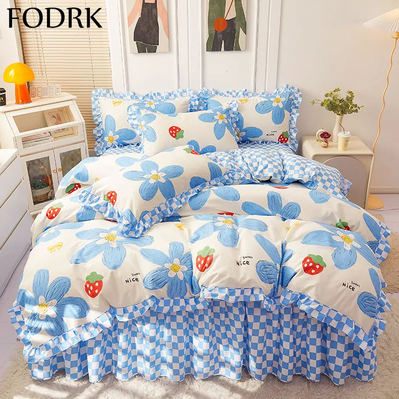 

4pcs Bed Duvets Cover Linen 2 Bedrooms Twin King Size Bedding Set Bedsheet Skirt Cotton Sheet Double Pillowcase Bluey Strawberry