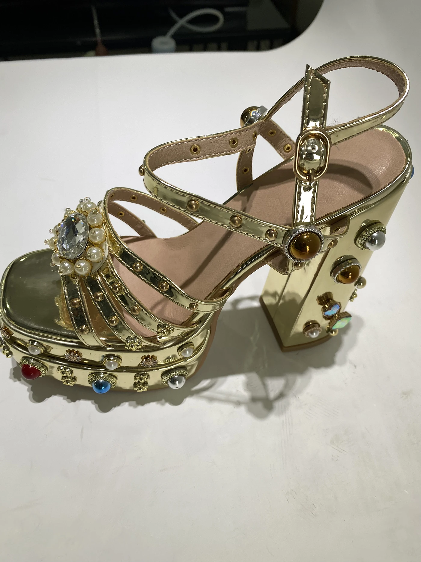 2023 Womens Ankle Strap Heeled Sandals Rhinestones Diamonds Platform Chunky Block High Heels Buckle Up Fashion Dress Pumps