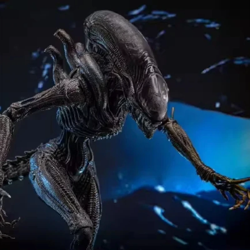 Фото Коллекционная фигурка HotToys HT 1/6 Scorched Xenomorph MMS784 Alien Romulus, подвижная модель для коллекционеров фигурок. №1