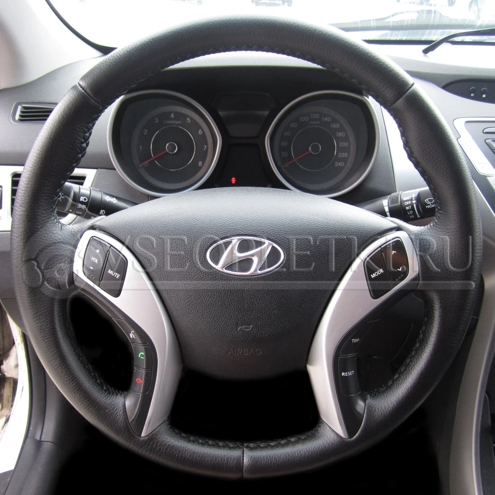 Оплетка на руль &quotHyundai Elantra" (Хендай Элантра) для кожаного руля - черная
