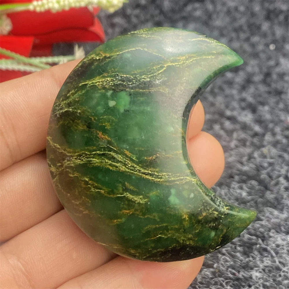 Натуральный Изумрудный драгоценный камень Красивая ручная резьба в форме Луны