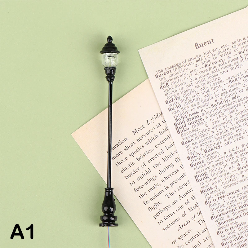 

Миниатюрный уличный фонарь DIAPER&CORED 1:87