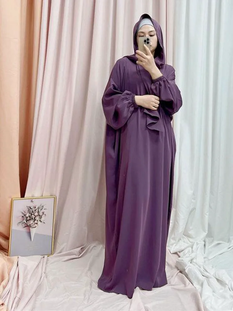 Рисунок 2 - Рамадан с капюшоном Abaya для модели