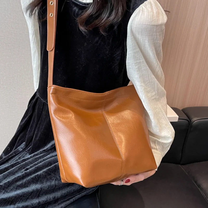 

Women's Casual Bucket Shoulder Bags Luxury Soft Leather Crossbody Bag Brand Designer Handbag Ladys 2023 New Simple Messenger Bag