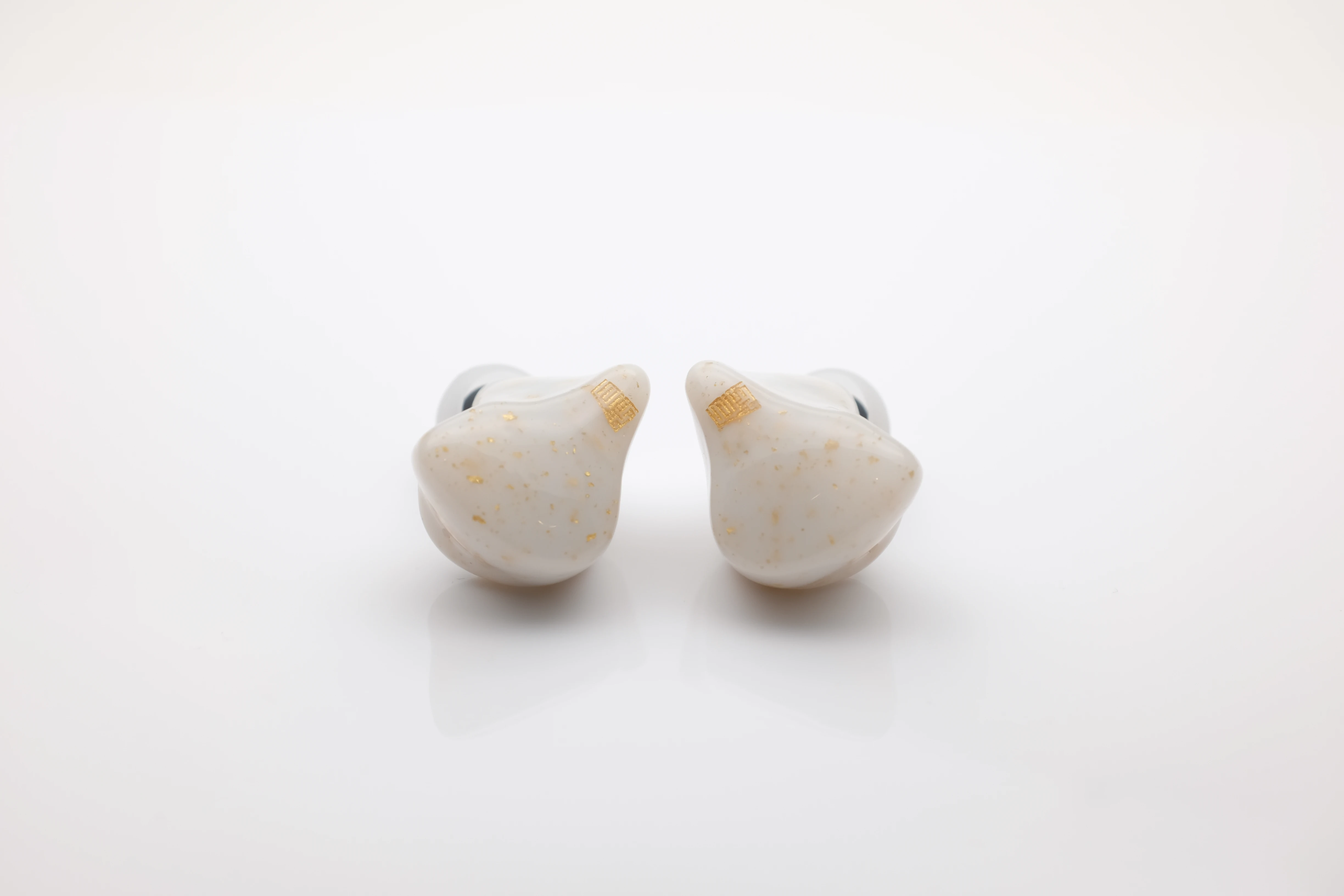 Высококачественные наушники IEMs с изображением пяти сбалансированных якорей от