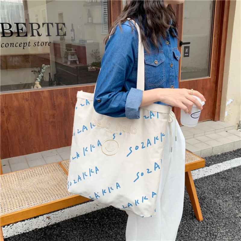 

Корейская версия Холщовая Сумка, женская наплечная сумка с вышивкой и буквенным принтом, Минималистичная Студенческая вместительная сумка через плечо