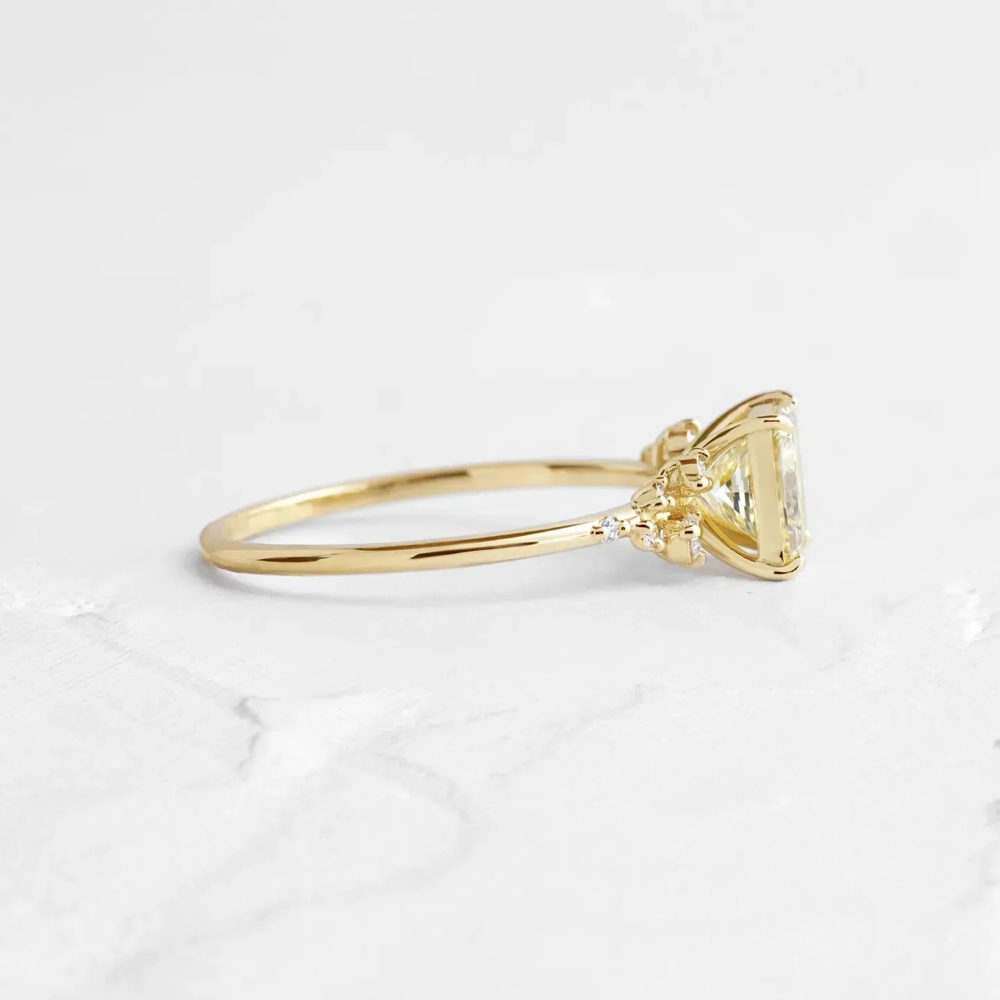 JOVOVASMILE  Moissanite Certificada Diamond Wedding Ring 1carat Light Yellow Princess Cut 18k Gold Flower Design Fashion Jewelry