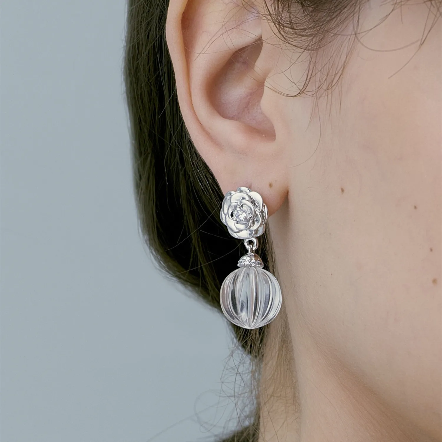 Рисунок 3 - Полностью алмазные серьги с микро-инкрустацией