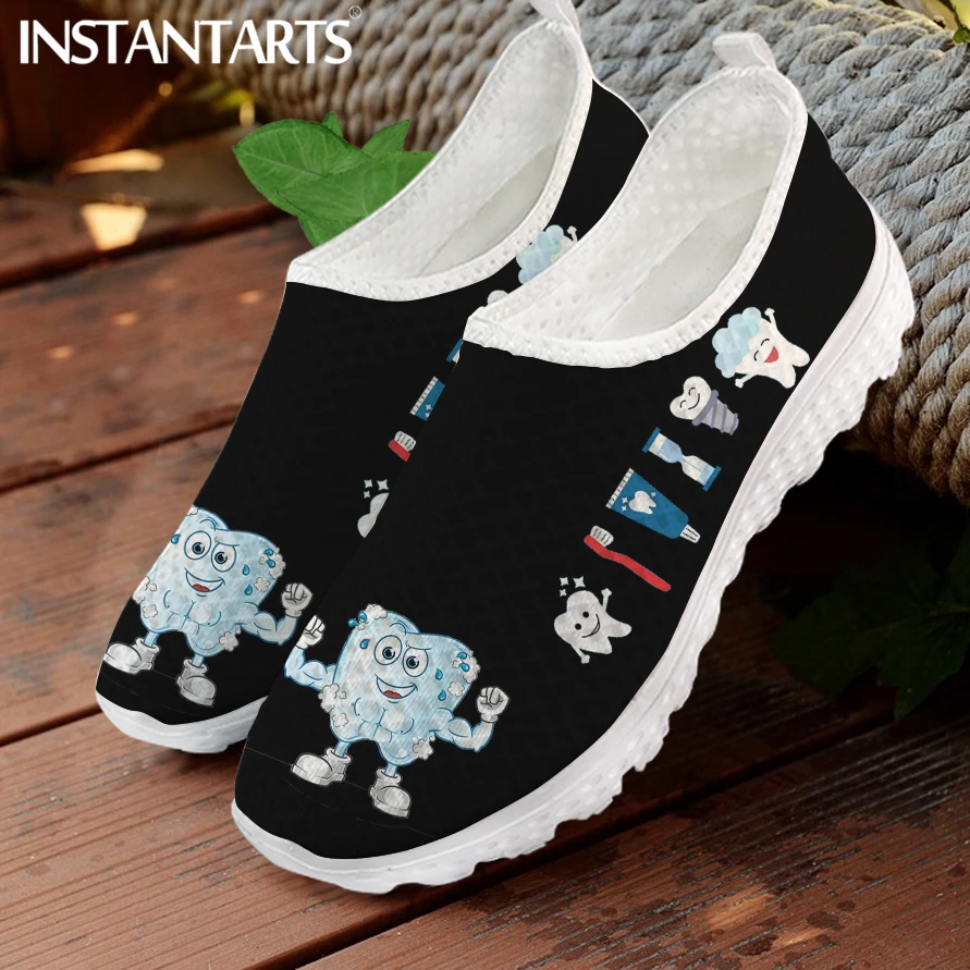 

Женские сетчатые кроссовки INSTANTARTS, забавная обувь на плоской подошве, с мультяшным рисунком прочных зубьев, без шнуровки, уличные лоферы