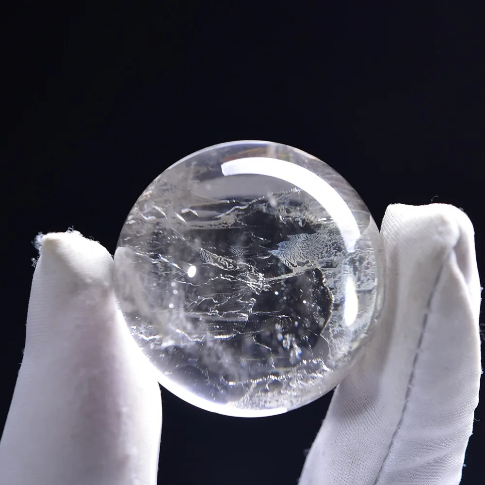 

Хрустальный шар из натурального кварца
