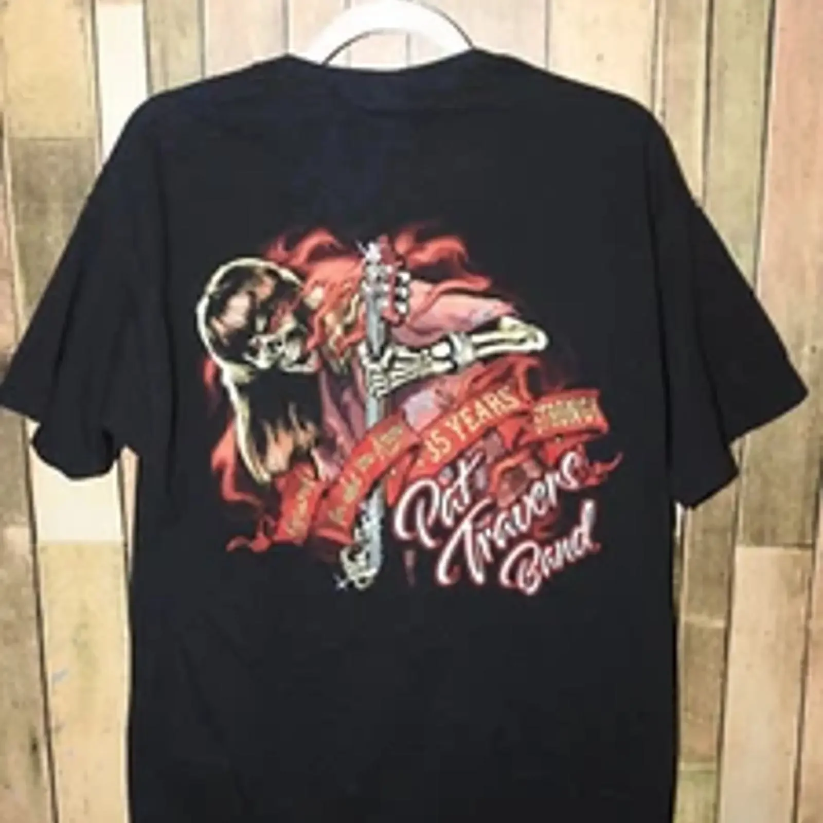 Фото Футболка Pat Travers Band 35 Years Strong Skeleton, все размеры, SA 5XL, винтажная, с эффектом потертости, стильная, универсальная, мягкая, эластичная. №1