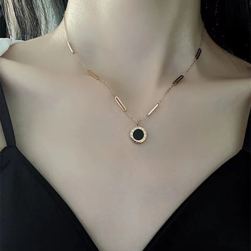 

Stainless Steel Roman Digital Double Wafer Pendant Necklace For Women 2023 New Design Classic Chain Necklaces Trend Jewelry