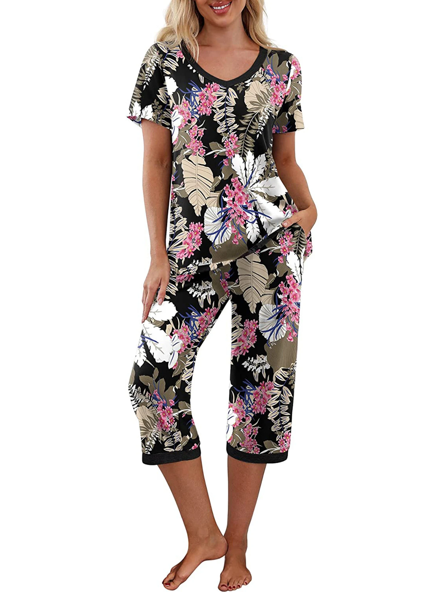 

Women s Floral Print Short Sleeve Pajama Set with Elastic Capri Pants - Comfortable Loungewear for Soft Sleepwear and Nightwear