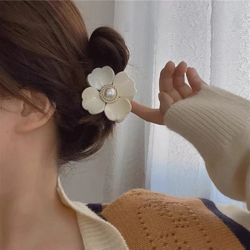 

Sweet Flower Shape Hair Clips for Women Girls Hair Claw Chic Barrettes Claw Crab Hairpins Korean Fashion Hair Accessories Gift