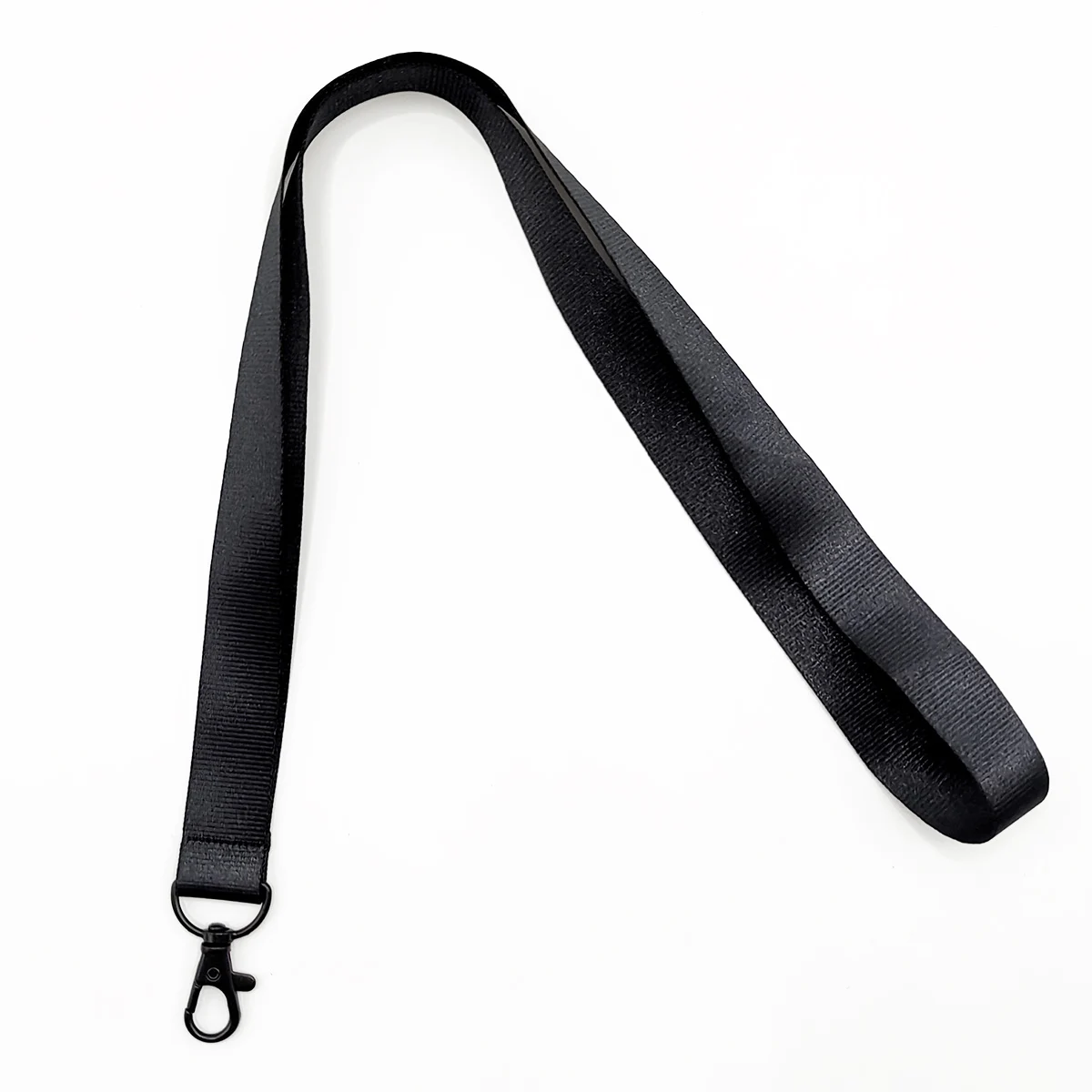 

Черный шнурок для бейджа sj0139