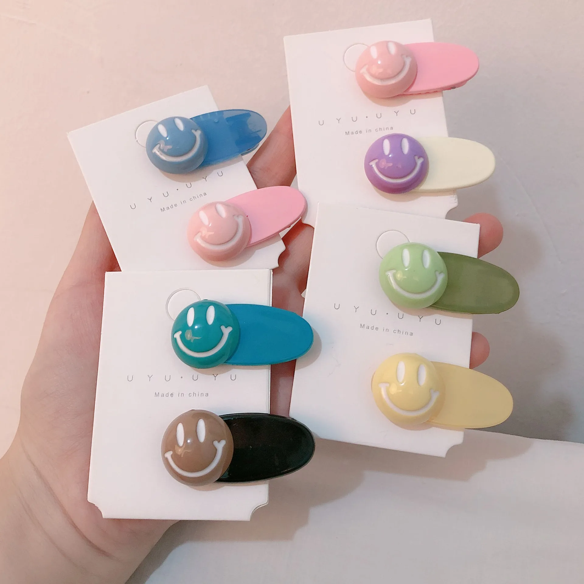 

2PCS Set Cartoon Round Smile Face Color Plastic Alligator Hair Clip For Girl Cute Kawaii Fairy Sweet Hairpin Fashion Accessories