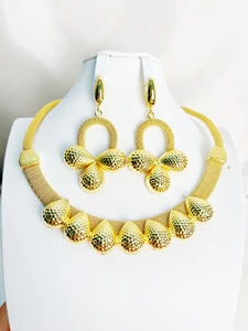 Gold Colour Plated Necklace Earring Set Beautiful Fashion Trend Sweet Romantic Party Wedding