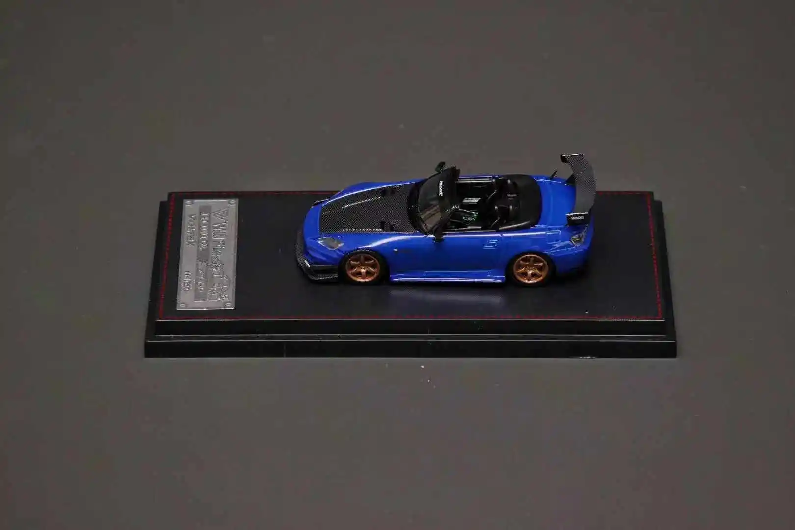 Модель автомобиля из смолы Модифицированная ярко-синяя 7 см 1:64 GTR R34 подарок на