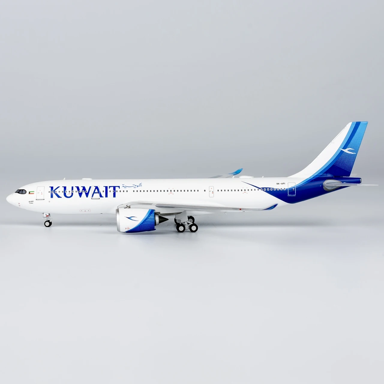 67003 Коллекционный самолет из сплава подарочная модель NG 1:400 Kuwejt Airways Airbus A330-800