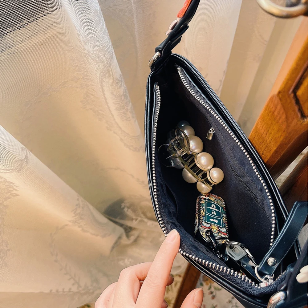 Vegan PU Leather Crossbody Sling Bags Women Luxury Designer Fashion Vintage Flowers Shoulder Bag Female Simple Messenger Bag