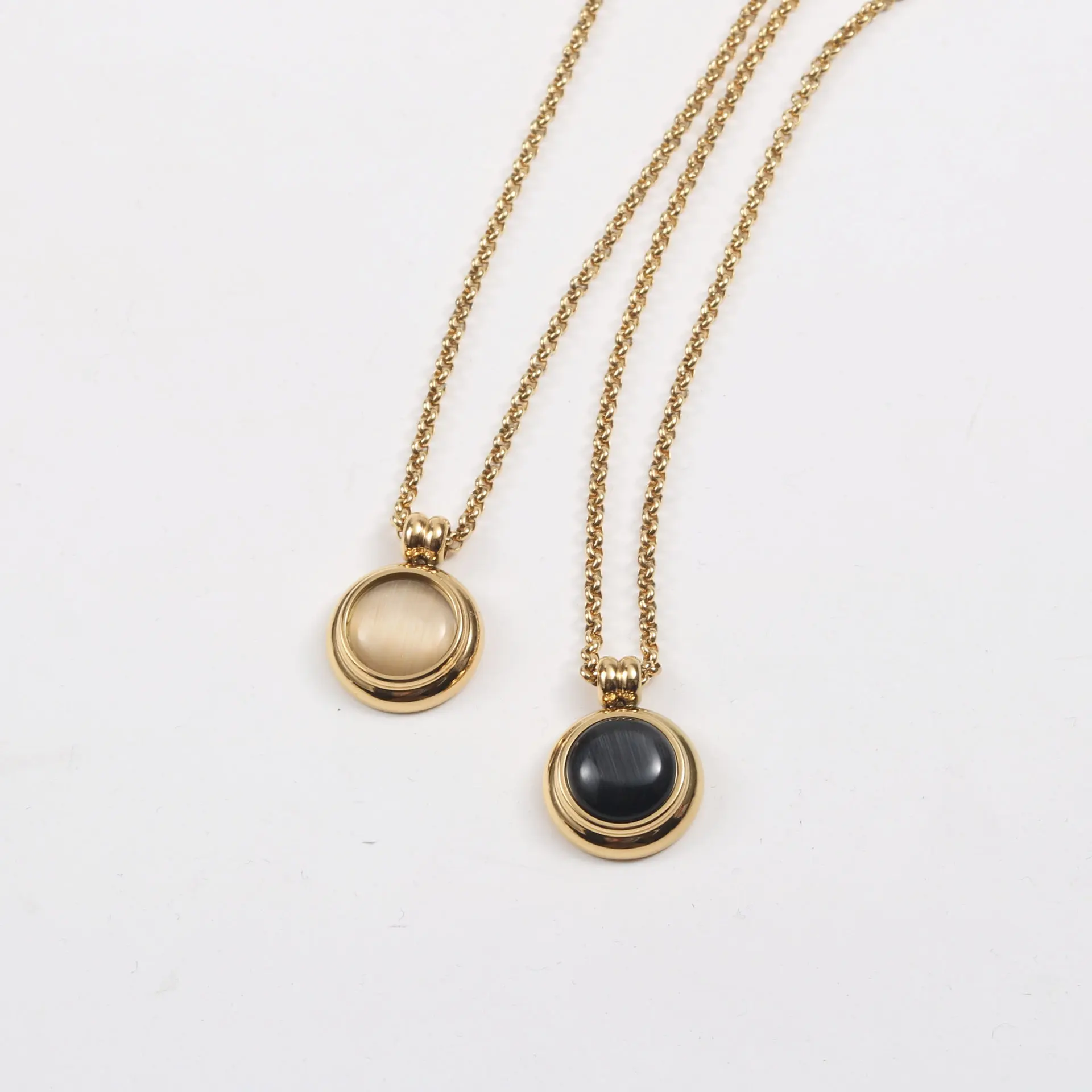 

Black Cat's Eye Stone White Cat's Eye Stone Necklace Titanium Steel Electroplating 18k Gold