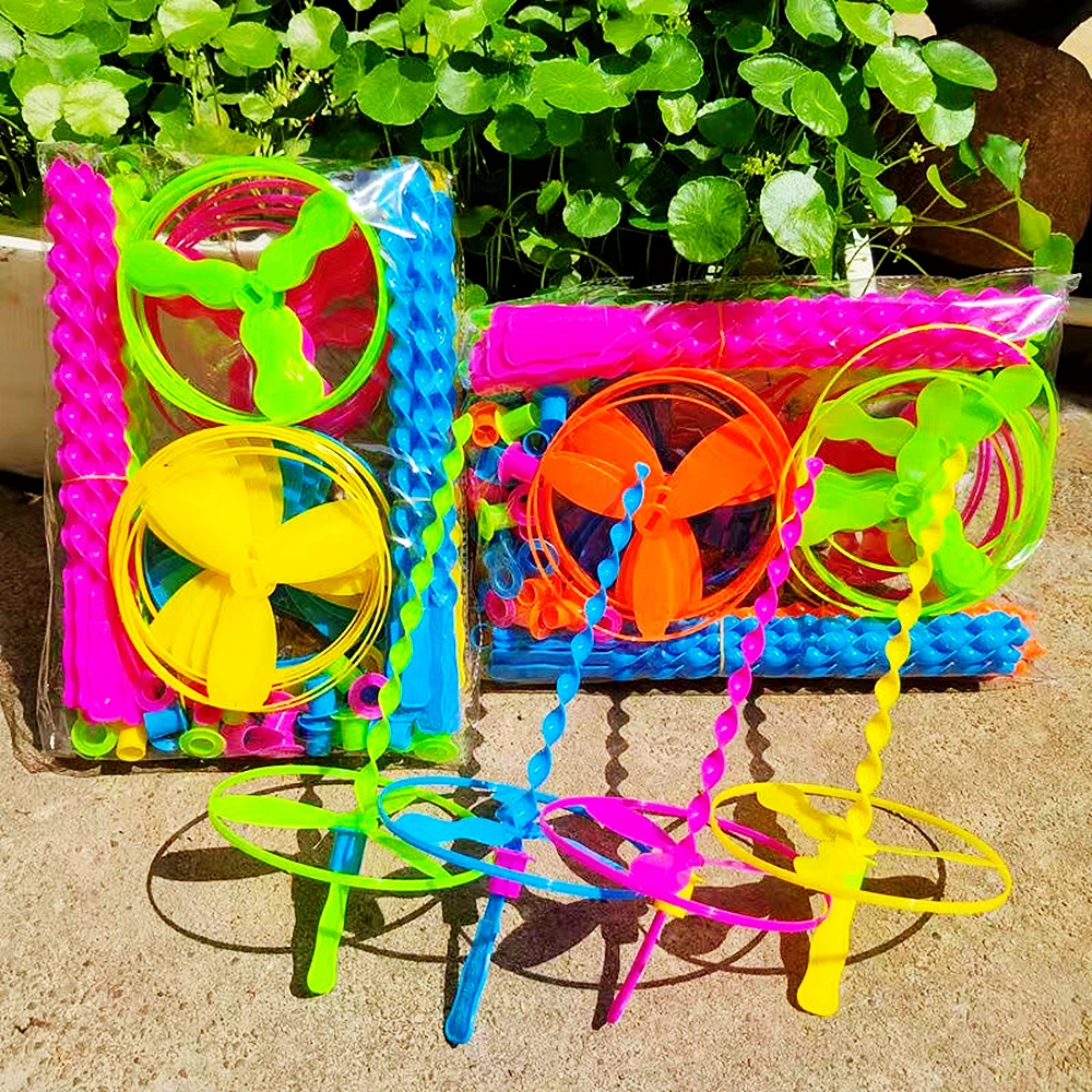 

40 Pcs Fun Twisty Flying Saucers Toys Kids Birthday Party Favors Kindergarten School Prizes Wedding Party Guest Keepsake Gifts