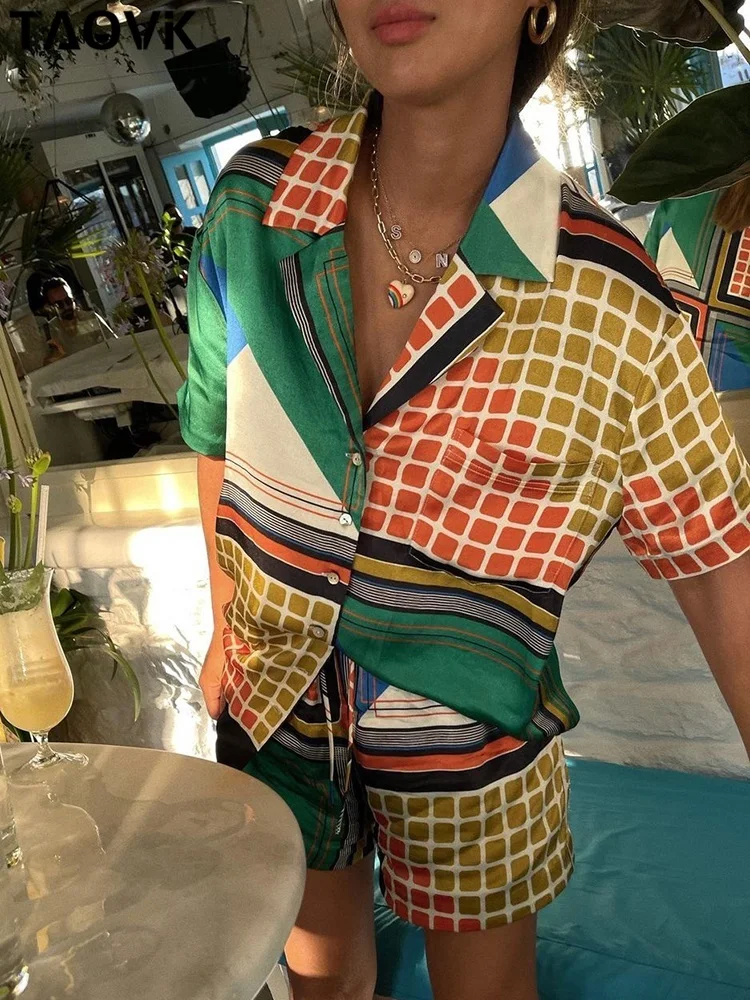 

Женский Повседневный костюм-двойка TAOVK, блузка с коротким рукавом и цифровой печатью и шорты мини, пляжный костюм для отпуска