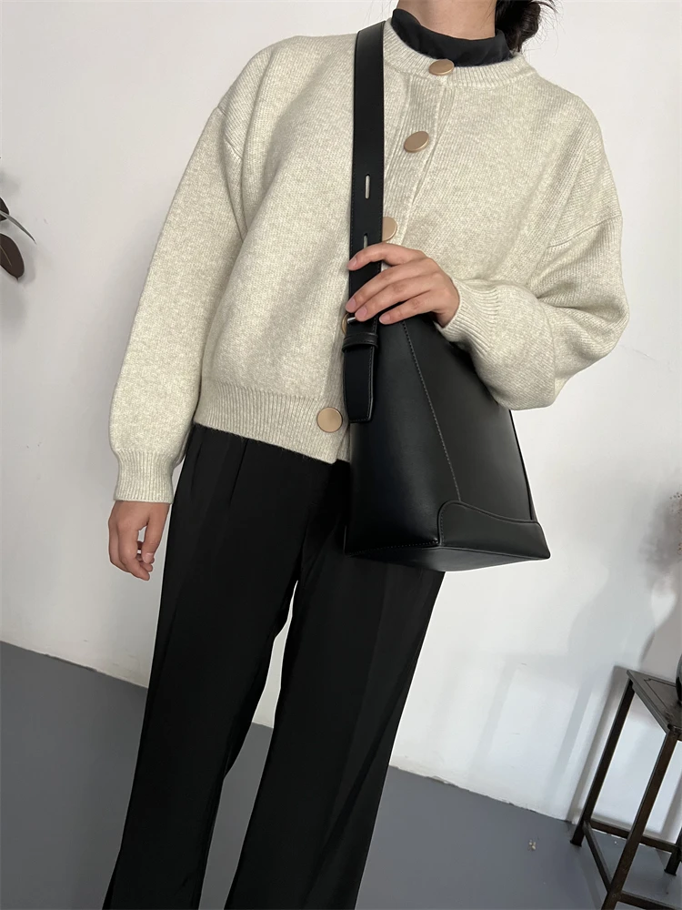 Medium-Sized Chinese Bucket Bag Women Large Capaci 2024 New High-Grade Shoulder Commuter Tote