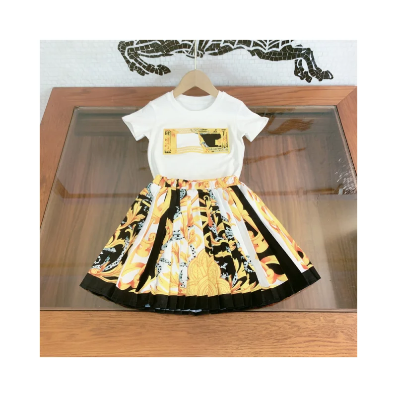 

High end customized 2022 fashionable European and American style pure cotton letter printing top with pleated skirt European and