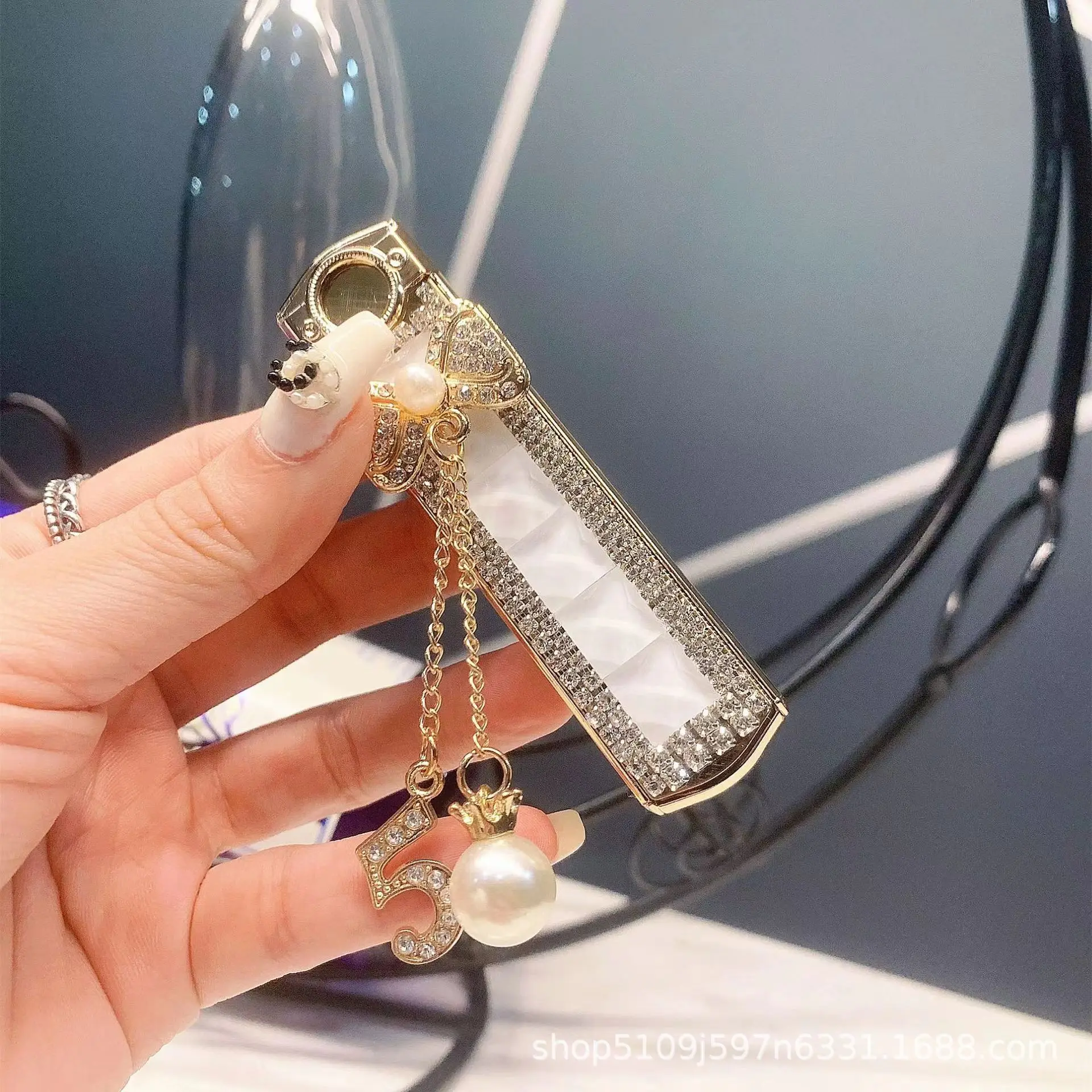 

diamond-encrusted rechargeable lighter portable usb windproof long bow smoking accessories Lighter smoking accessories