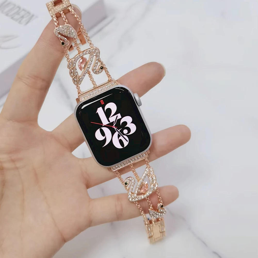 Luxury Diamond Strap for Apple Watch 8 7 41mm 45mm Women Stainless Steel Bracelet for iWatch 6 5 4 3 SE 40mm 44mm 38mm 42mm Band