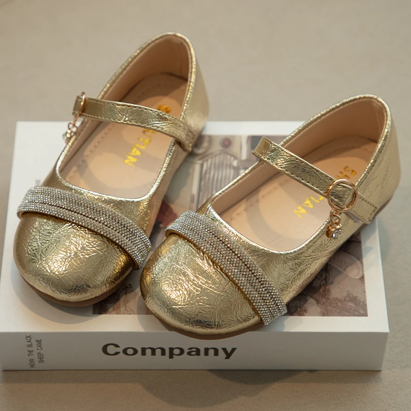 oruj płaskie buty dziewczęce Miękka podeszwa Temperament Dziecięce księżniczki z zawieszką 2024 Nowe eleganckie dziecięce do tańca Elegancka