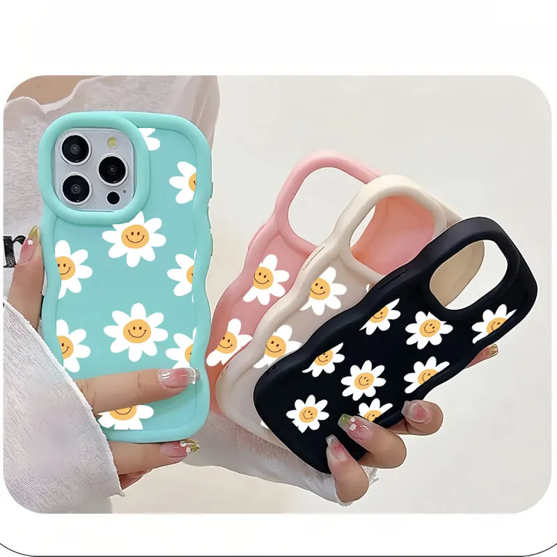 Daisy Flowers Phone Case For Motorola Moto E14 G32 G22 G14 G84 EDGE 40 NEO 5G Candy Color Soft Wave Side Back Cover