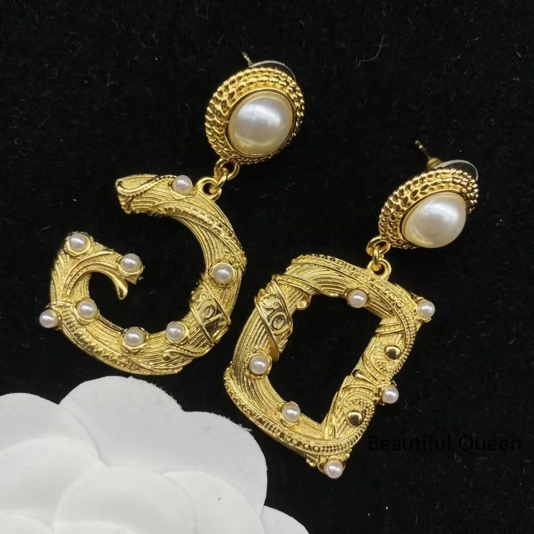 

2023 High quality fashionable pearl women's jewelry temperament versatile earrings