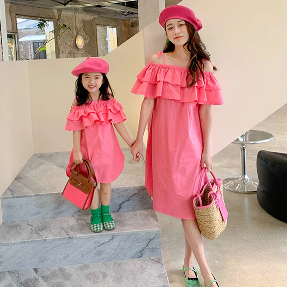 Family Matching Outfits Mothers and Childs Dress Korean Version Girls Layer Ruffle Edge One Line Neck Dress Summer Girls Clothes
