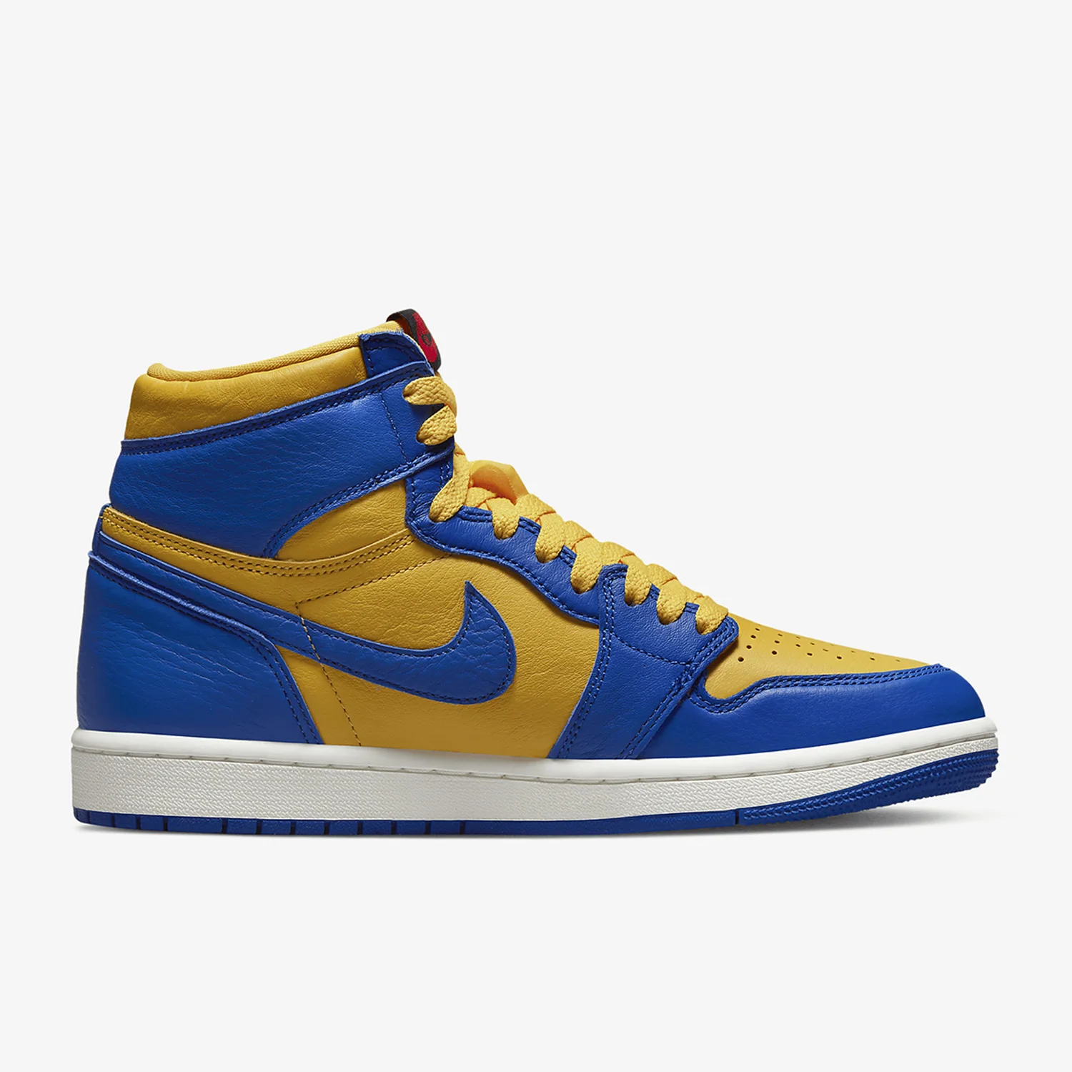 Фото Оригинальные женские кроссовки Nike Air Jordan 1 Retro HI OG FD2596-700 №3