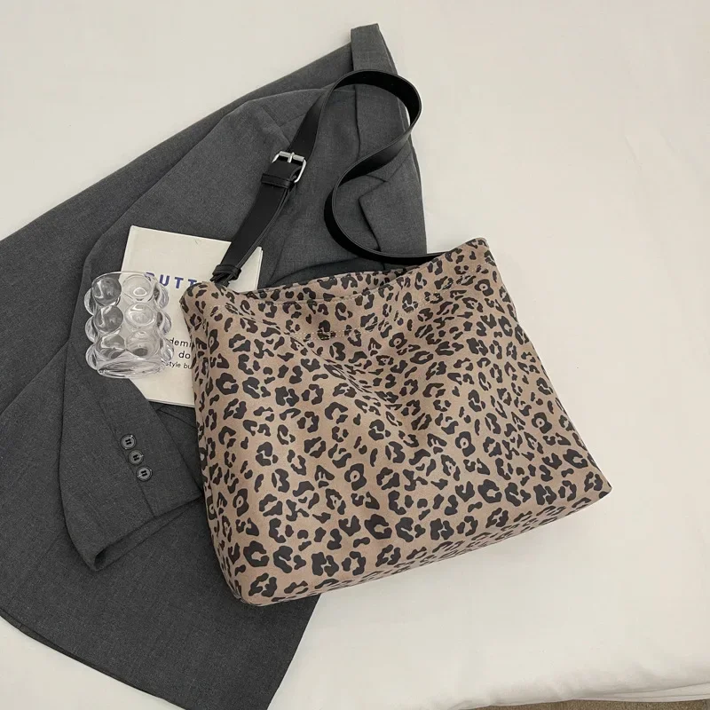 Холщовая большая сумка с леопардовым принтом женская повседневная