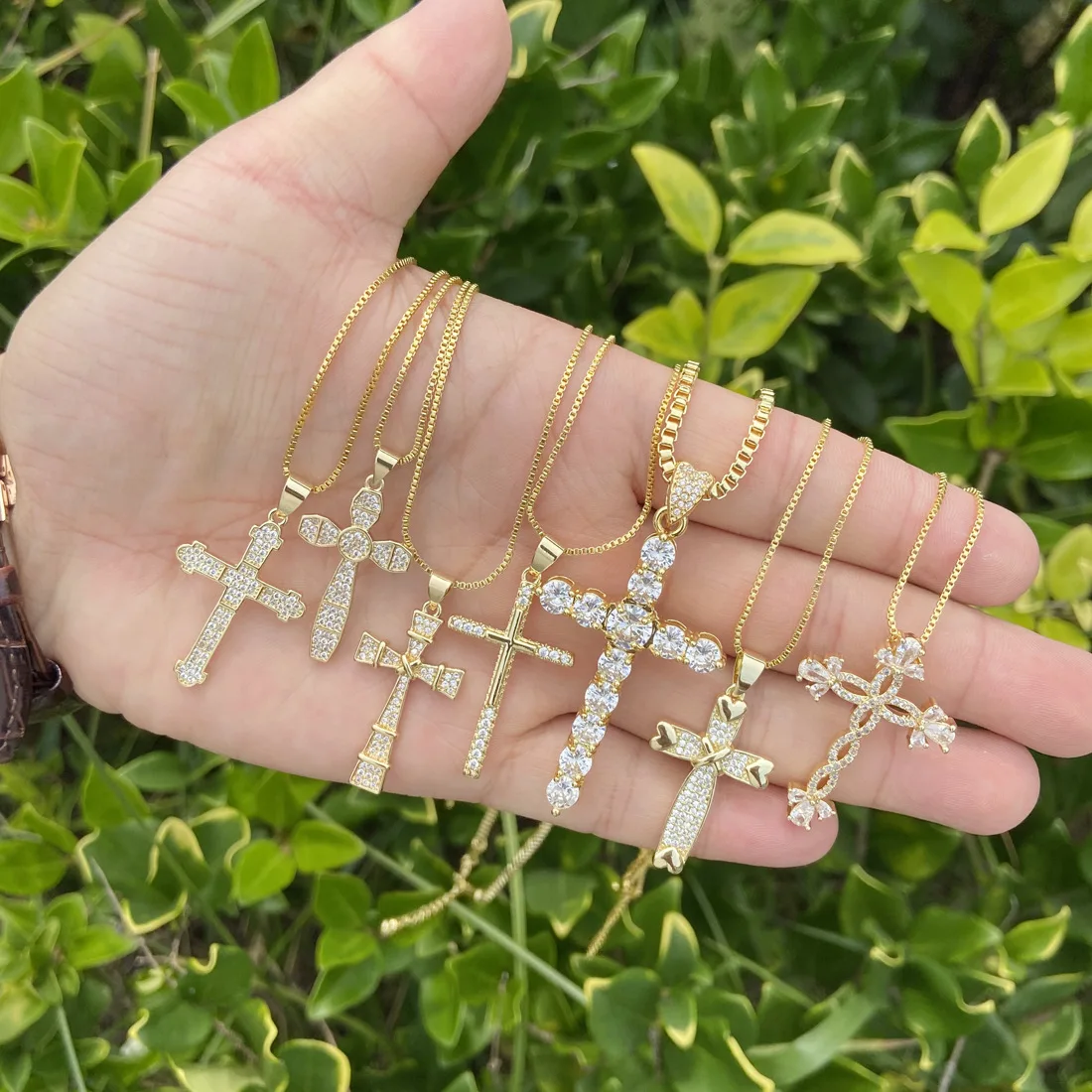 

Fashion Female Crystal Jesus Cross Pendant Necklace Jewelry For Men Women Movies Rhinestone Anniversary Wedding Trendy Neck
