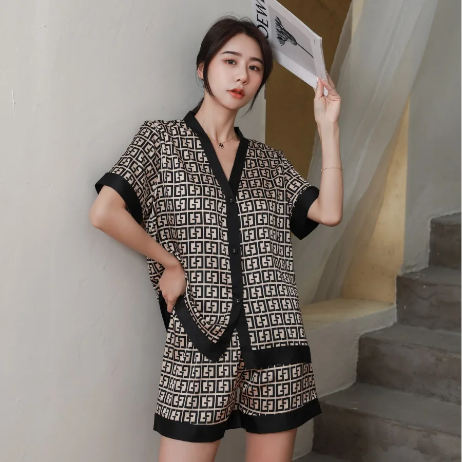 Women Satin Pajamas V Neck Design Luxury Patterned Silk Like Nightwear Set Short Sleeve Top and Shorts Sleepwear Ladies Homewear