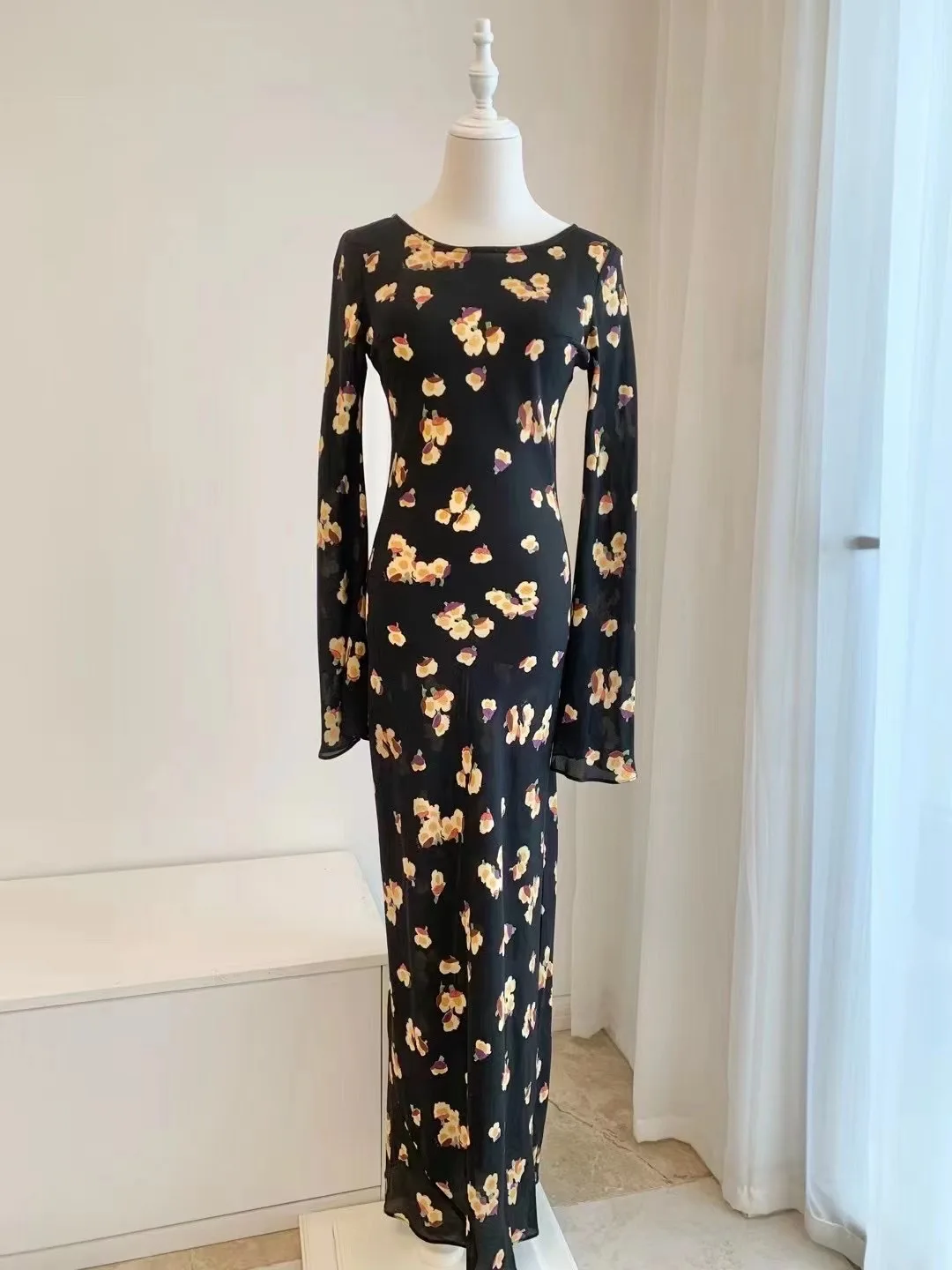 Женская модель из 100% шелка с принтом бабочки