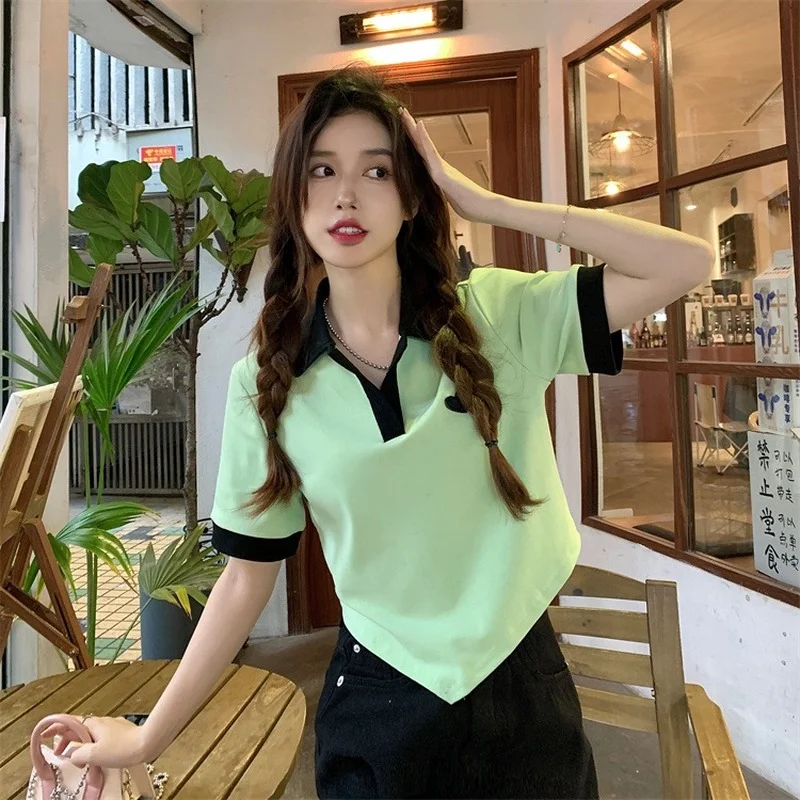 

Женские футболки с лацканами контрастных цветов, летние футболки, короткий топ с асимметричным подолом, футболка с надписью Love, женская мод...